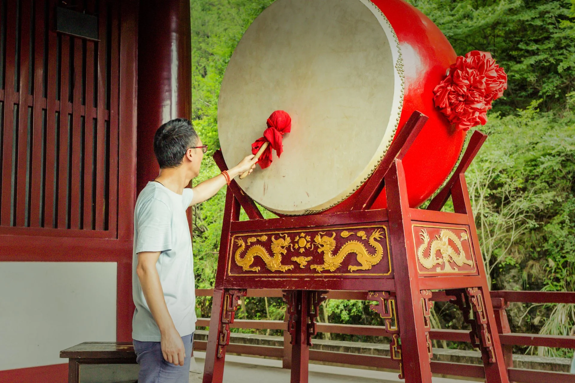 范立 黄帝祠文化考察 - 神机殿易学传承人